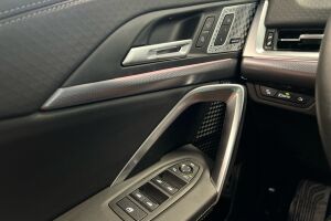 BMW IX2 esikatselu 17