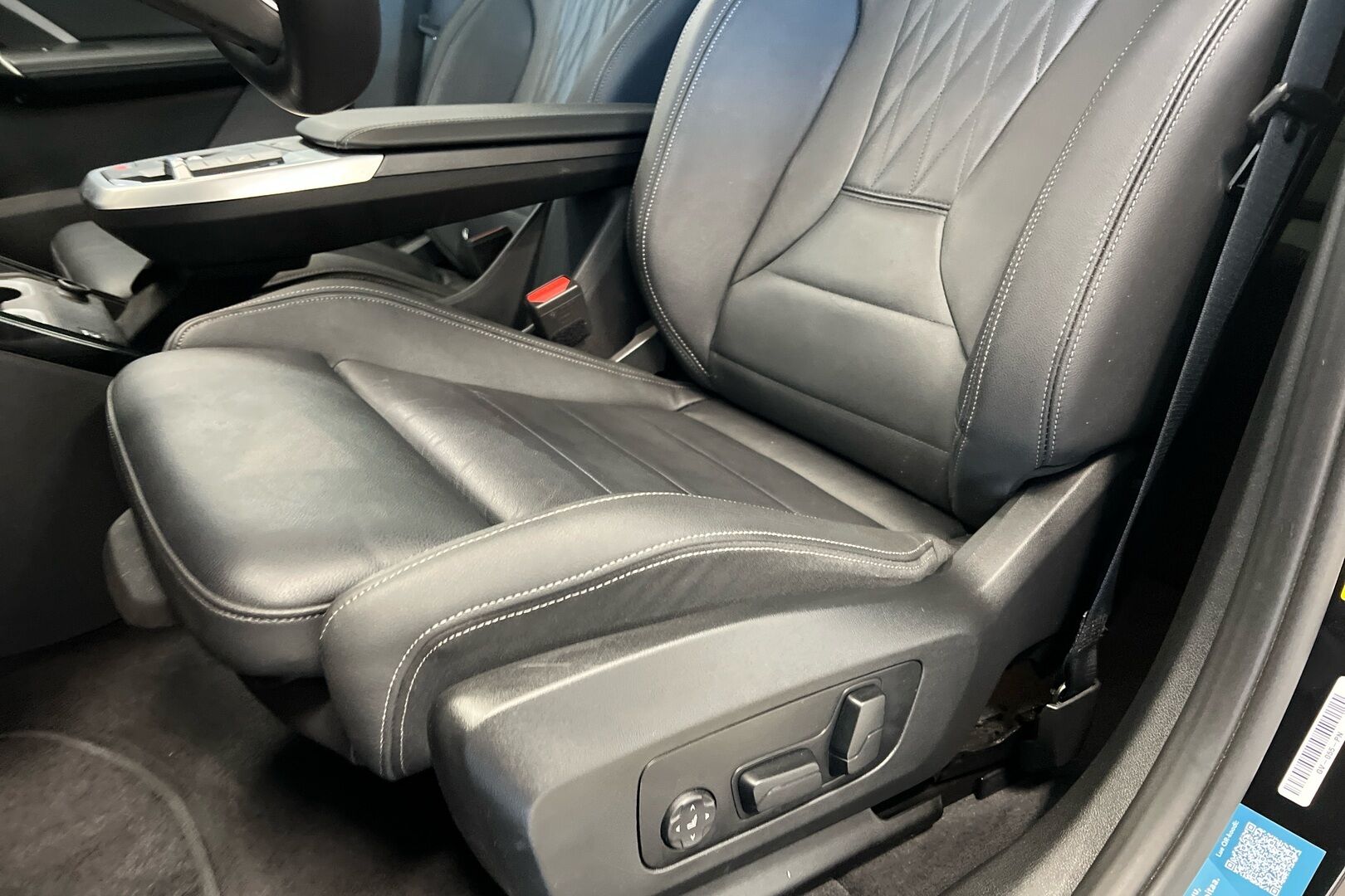 BMW IX2 iso kuva 20