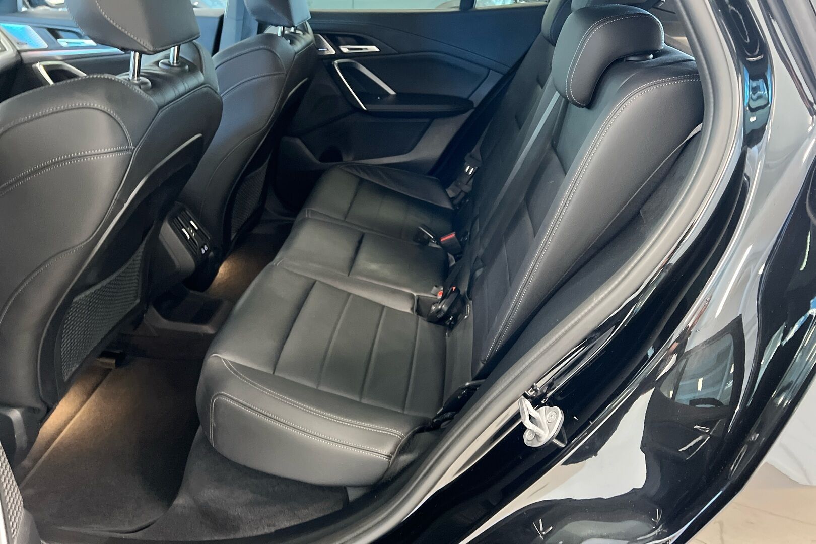 BMW IX2 iso kuva 9