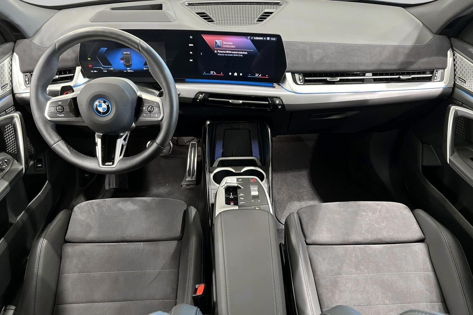 BMW IX2 iso kuva 11