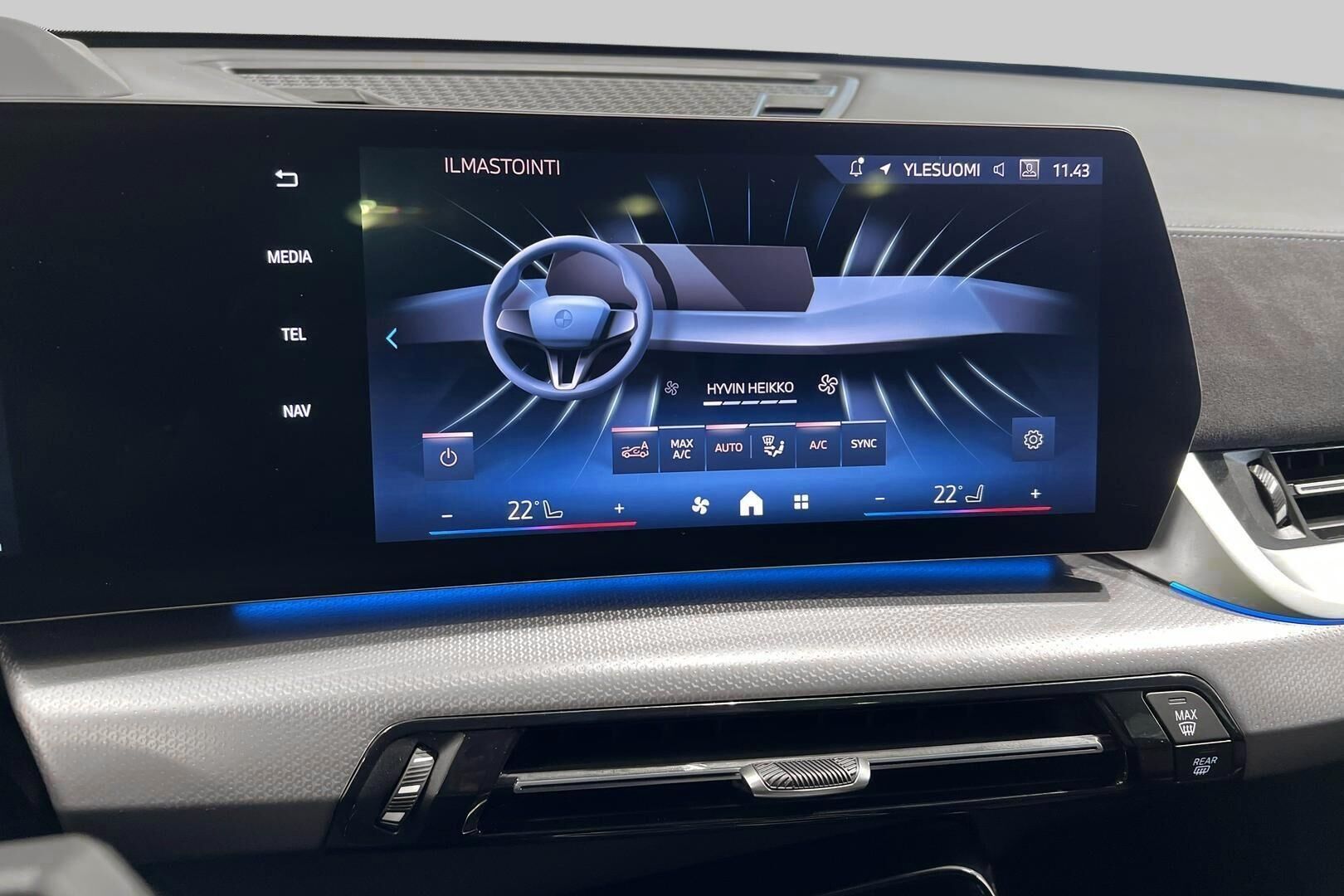 BMW IX2 iso kuva 18