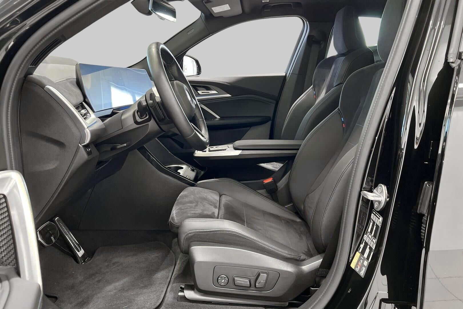 BMW IX2 iso kuva 9
