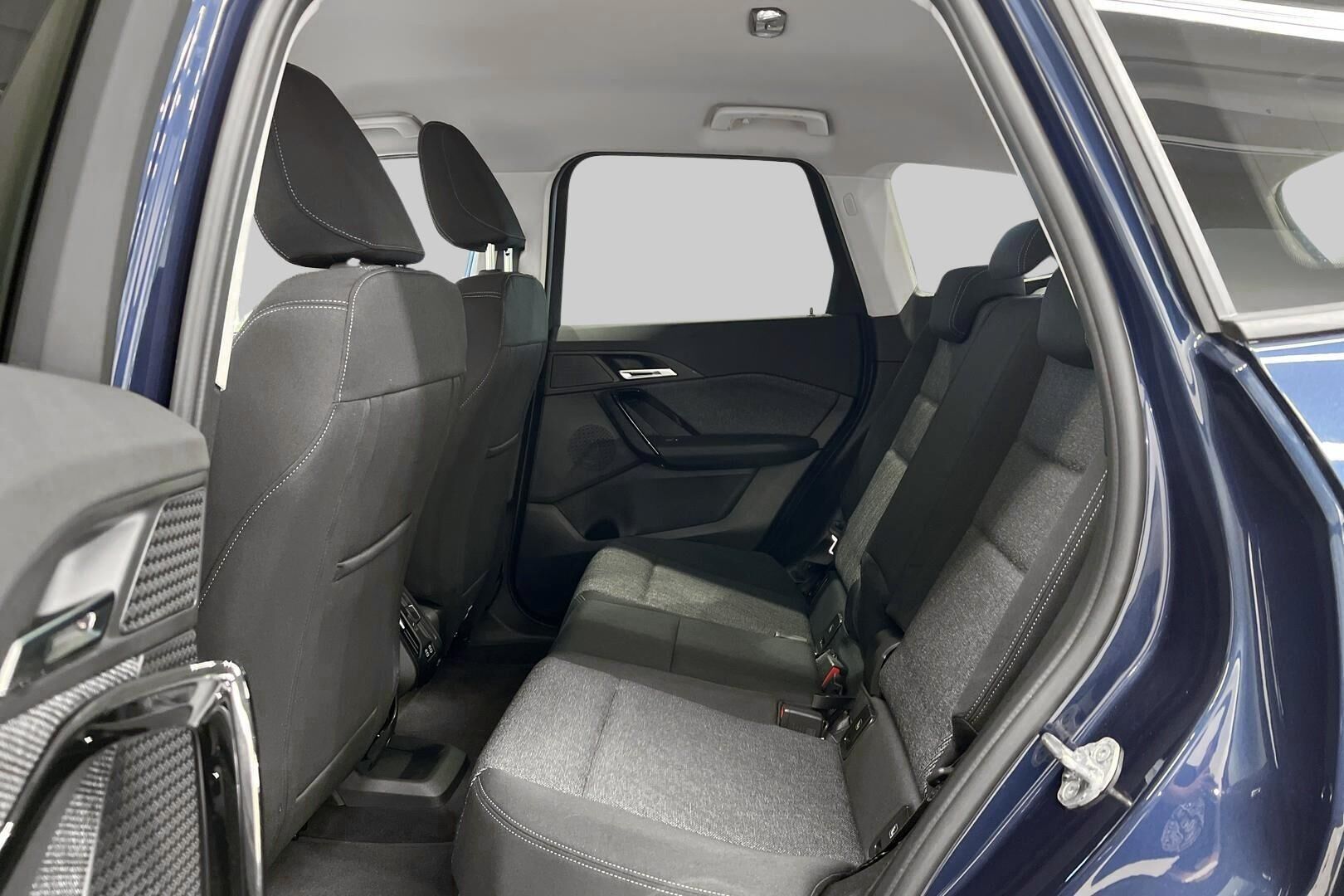 BMW IX1 iso kuva 10