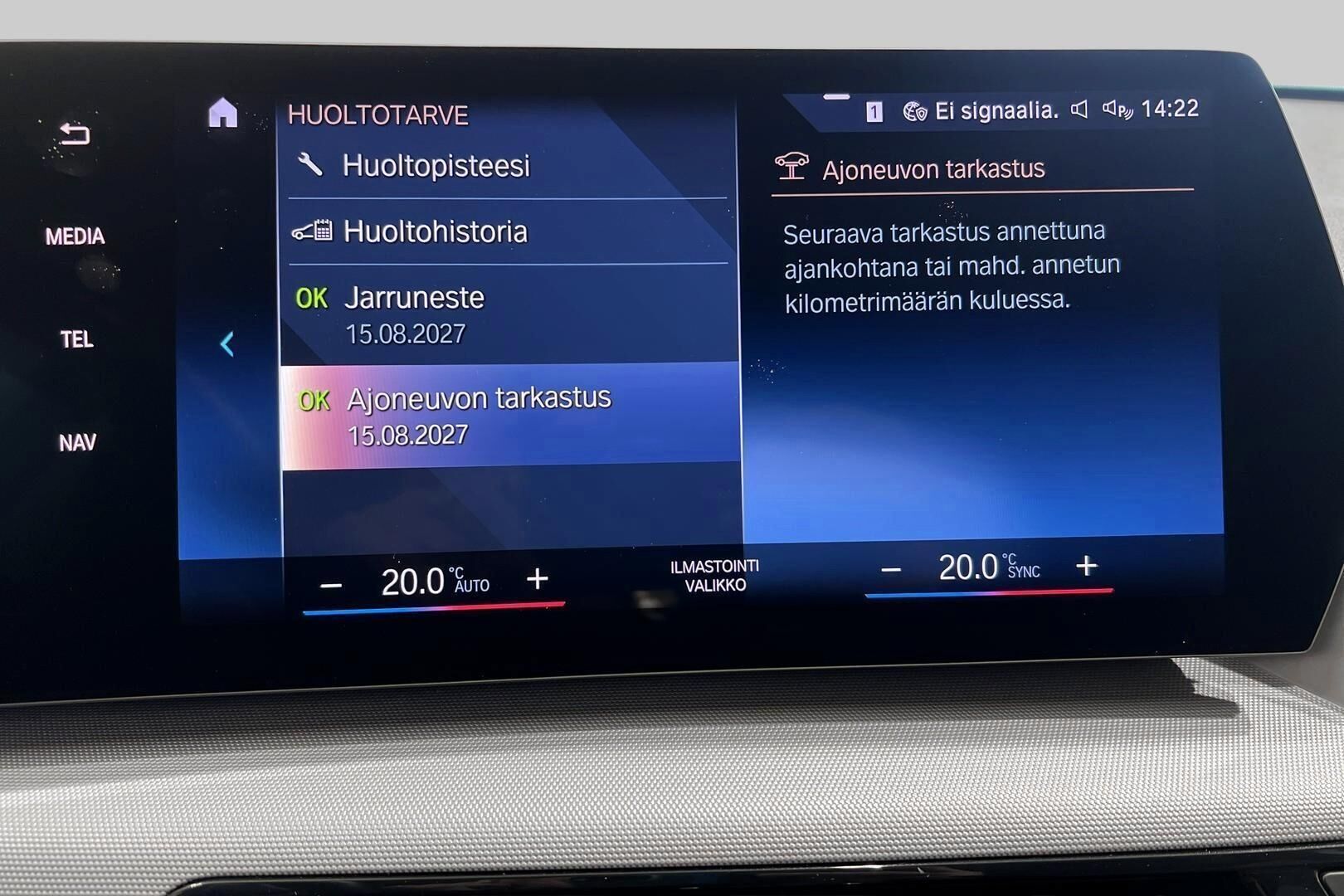 BMW IX1 iso kuva 18