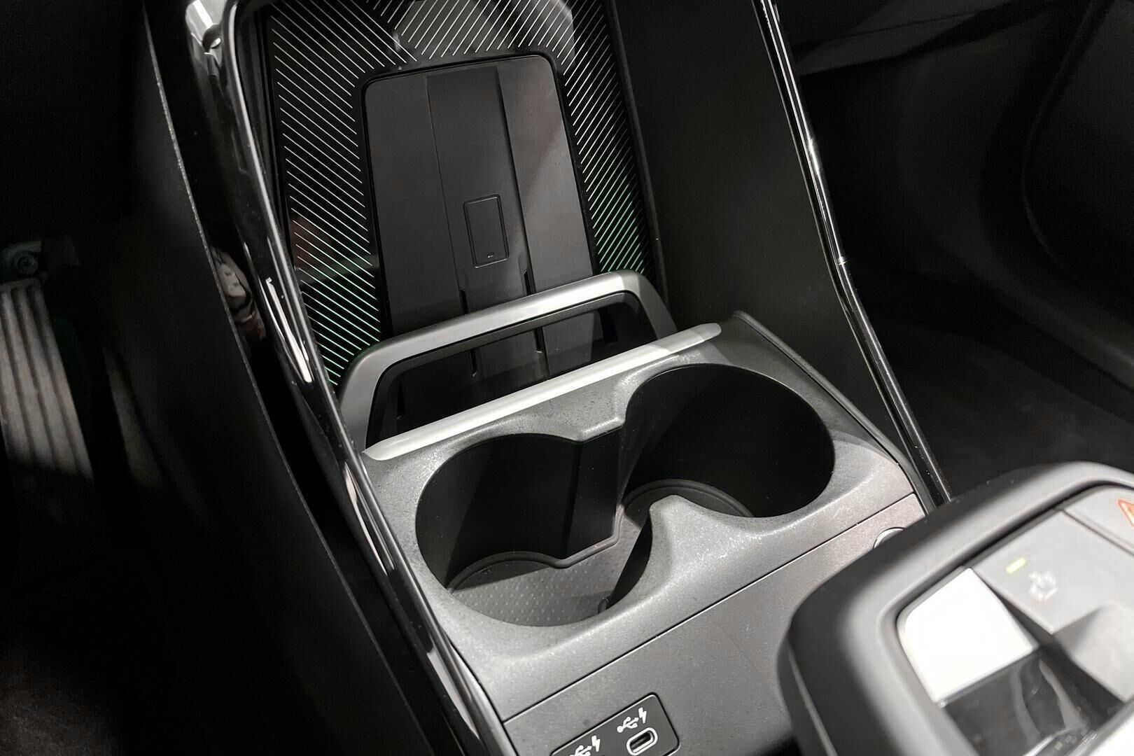 BMW IX1 iso kuva 20