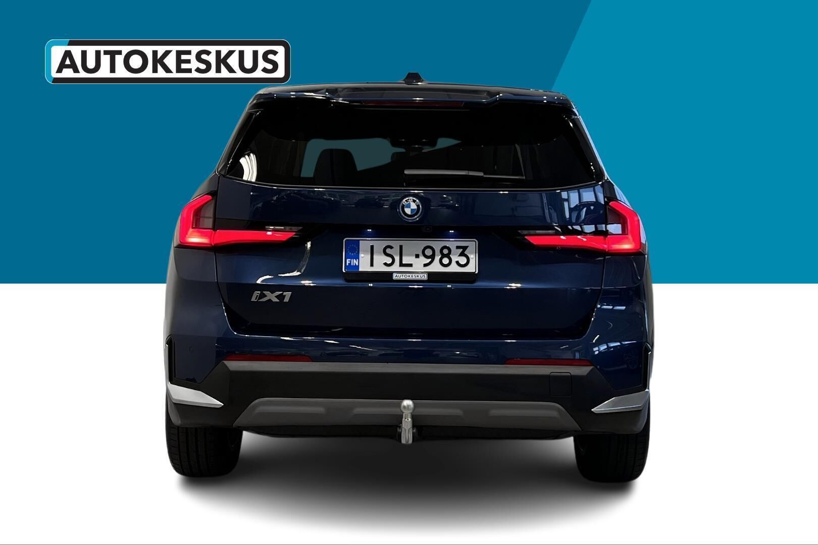 BMW IX1 iso kuva 6