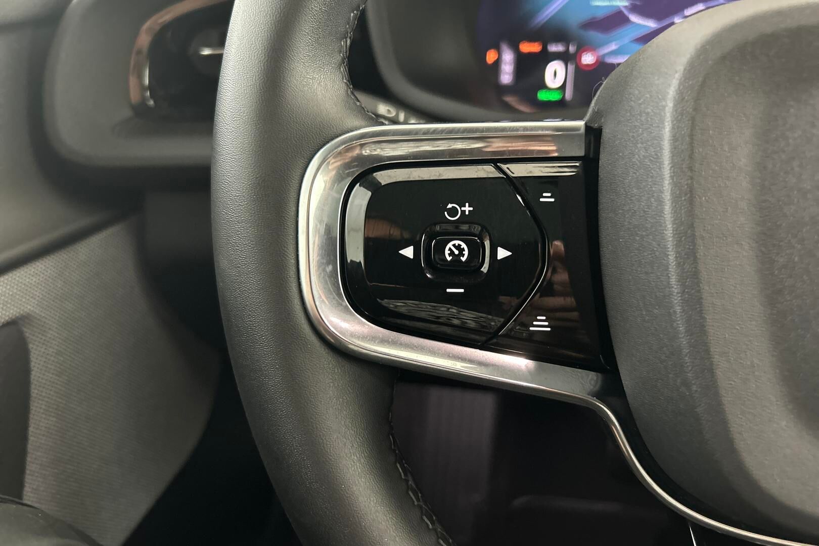 POLESTAR 2 iso kuva 22