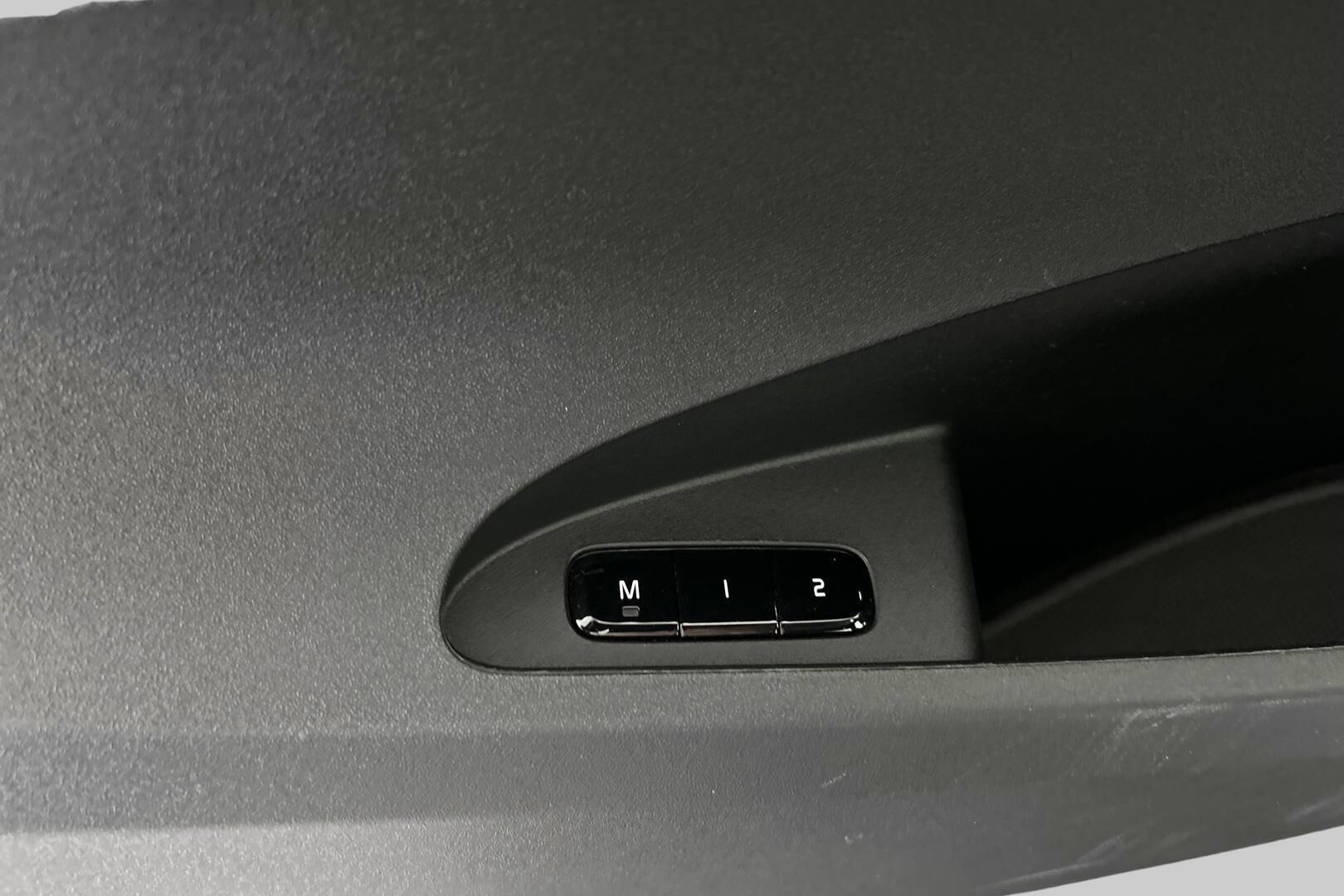 POLESTAR 2 iso kuva 27