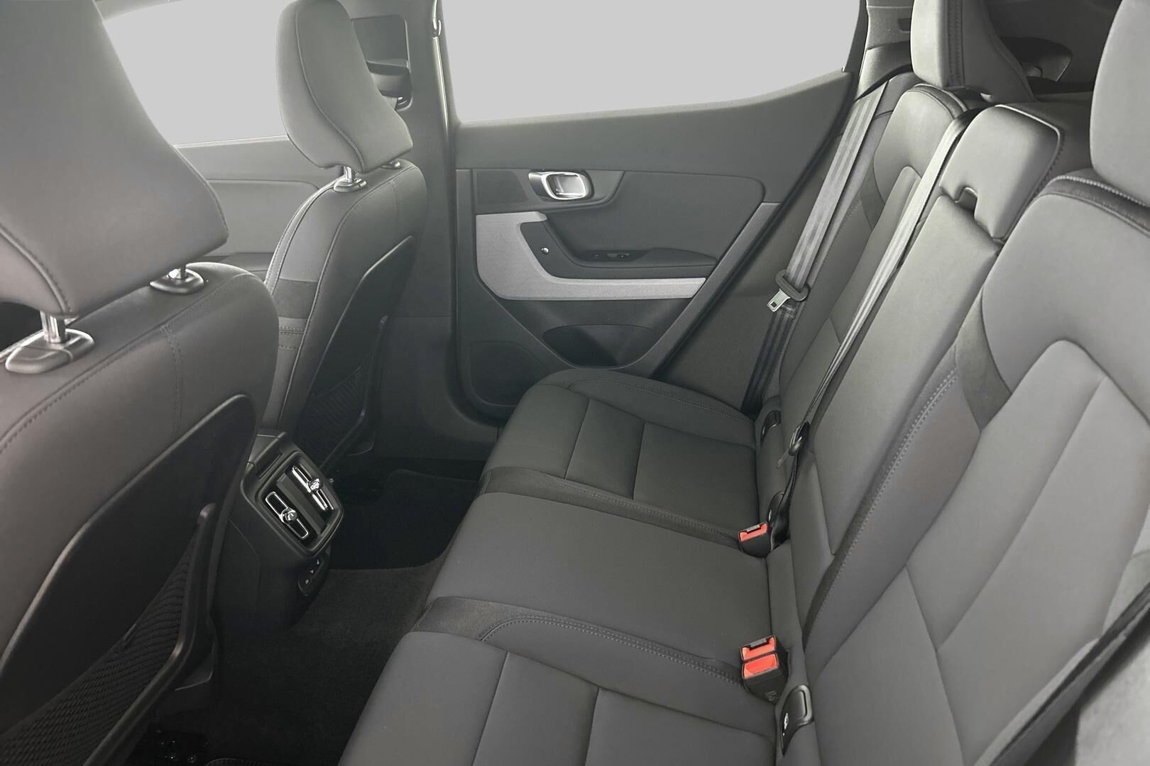 POLESTAR 2 iso kuva 9