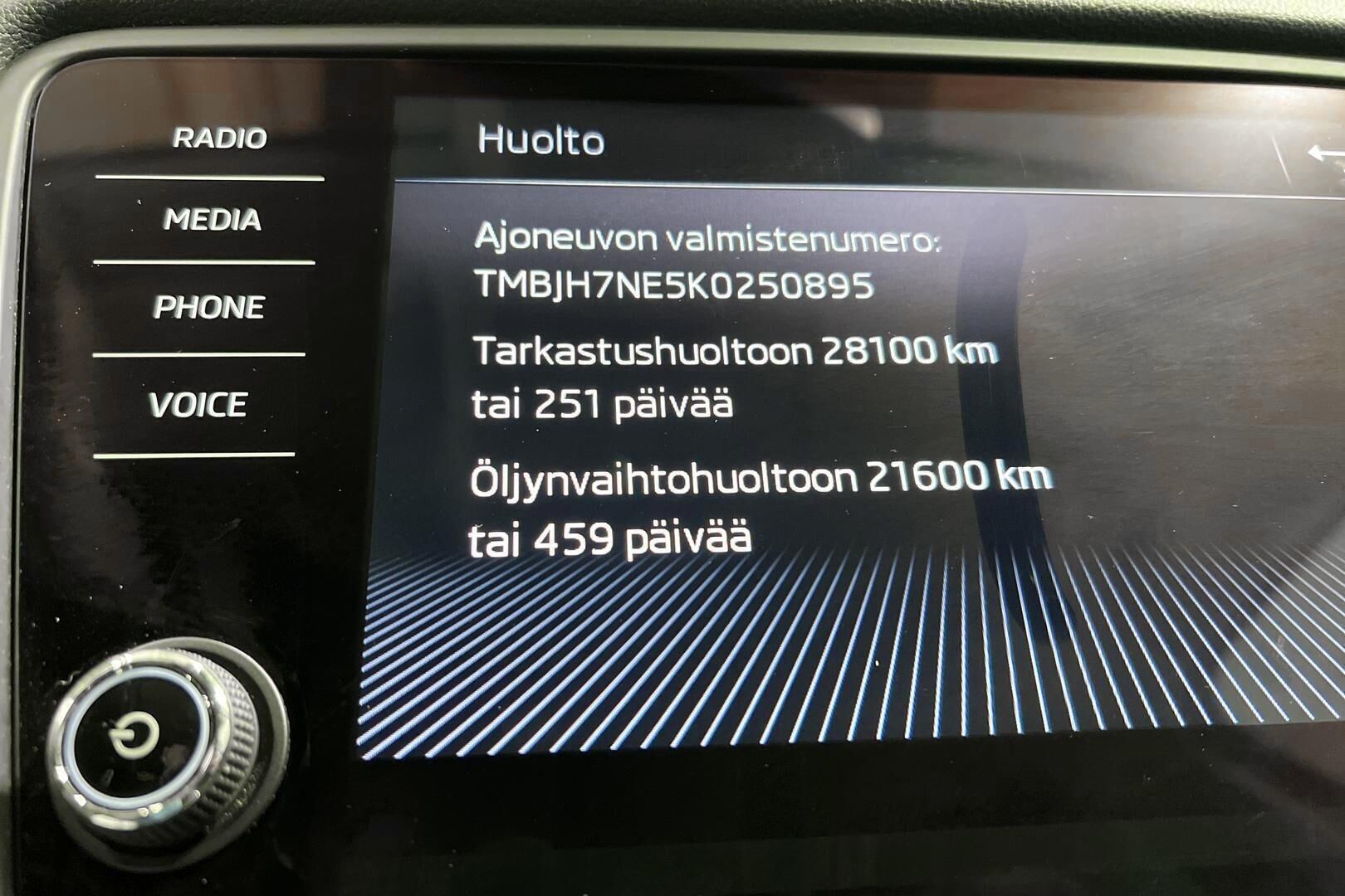 SKODA OCTAVIA iso kuva 17