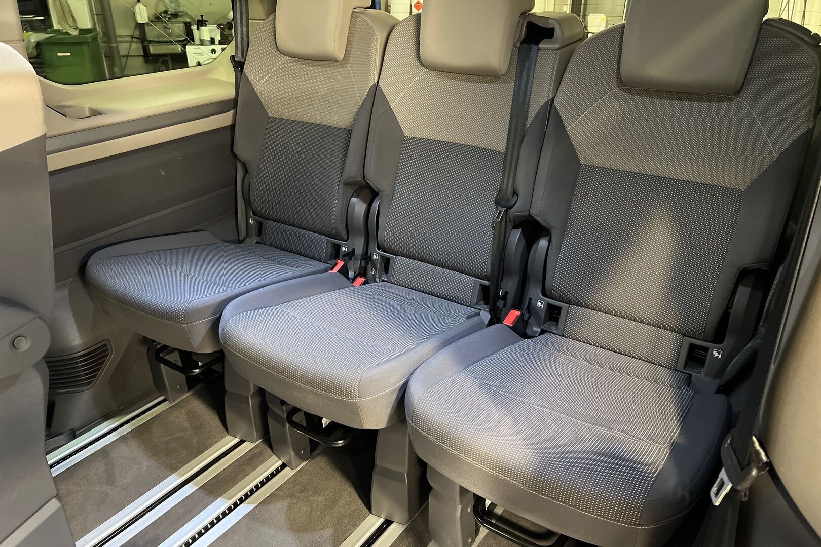 VOLKSWAGEN MULTIVAN iso kuva 11