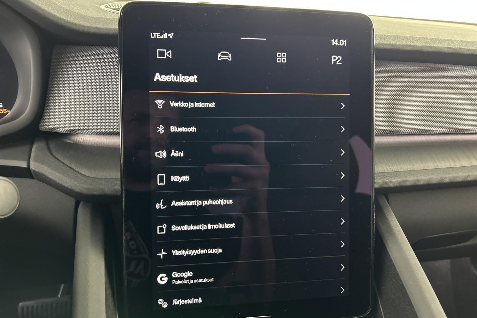 POLESTAR 2 iso kuva 14