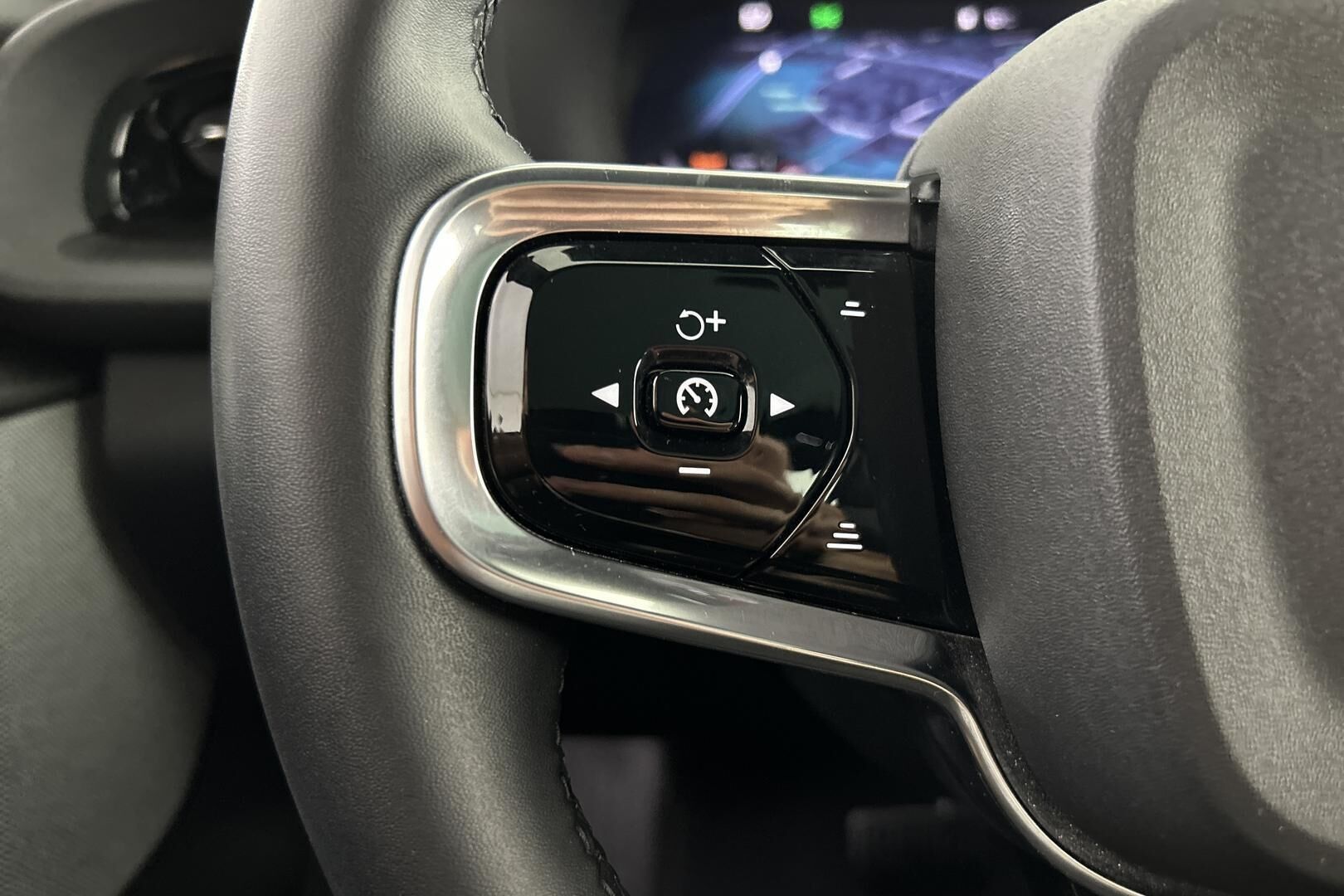 POLESTAR 2 iso kuva 17