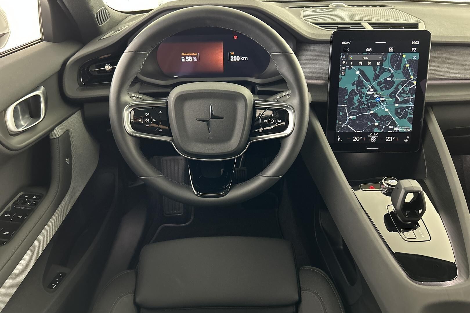 POLESTAR 2 iso kuva 22