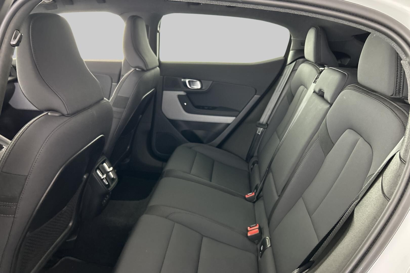 POLESTAR 2 iso kuva 7