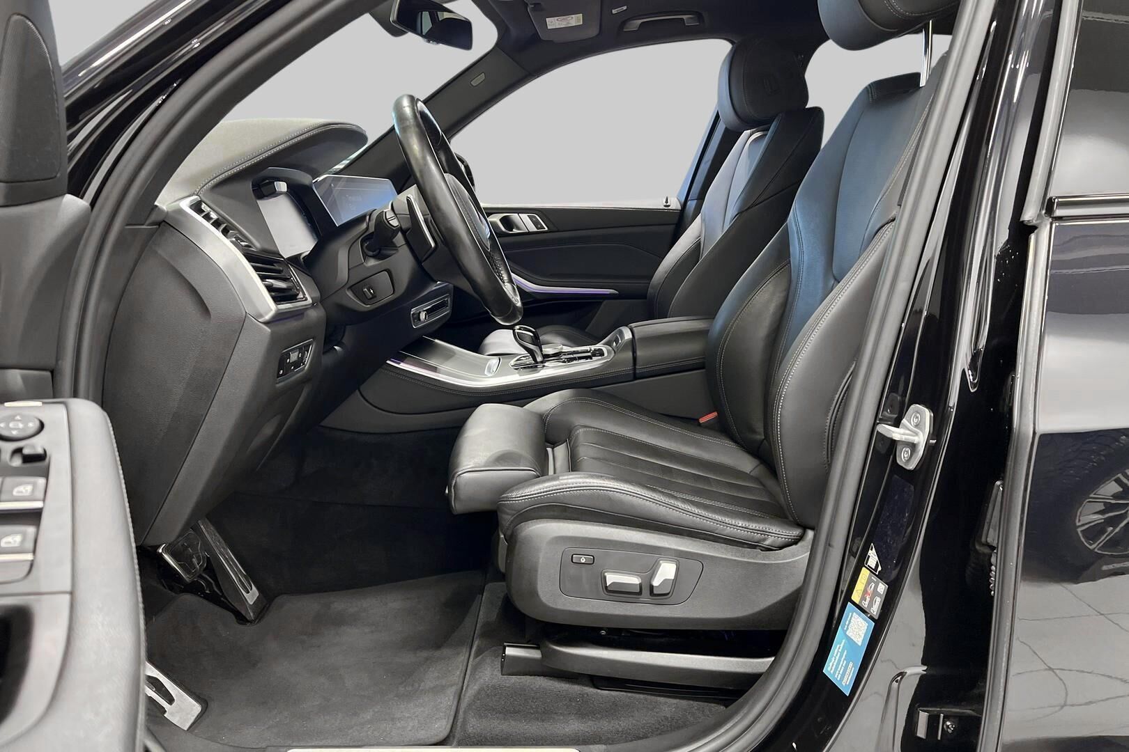 BMW X5 iso kuva 9