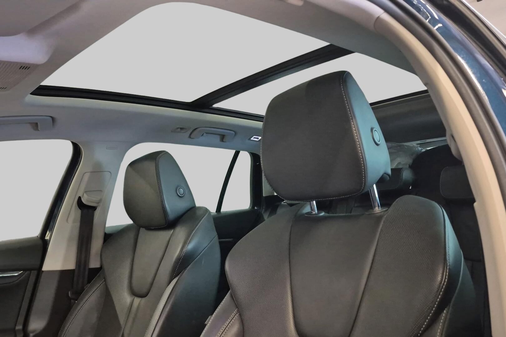 SKODA OCTAVIA iso kuva 3