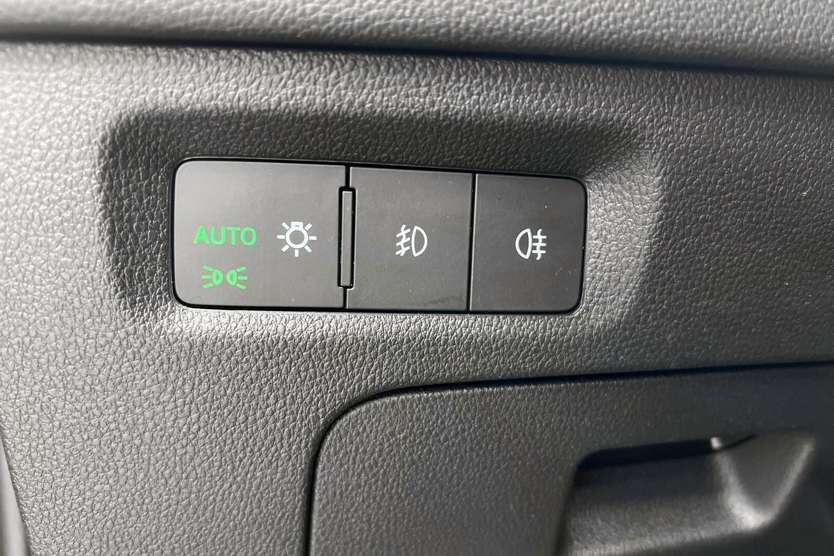 SKODA OCTAVIA iso kuva 31