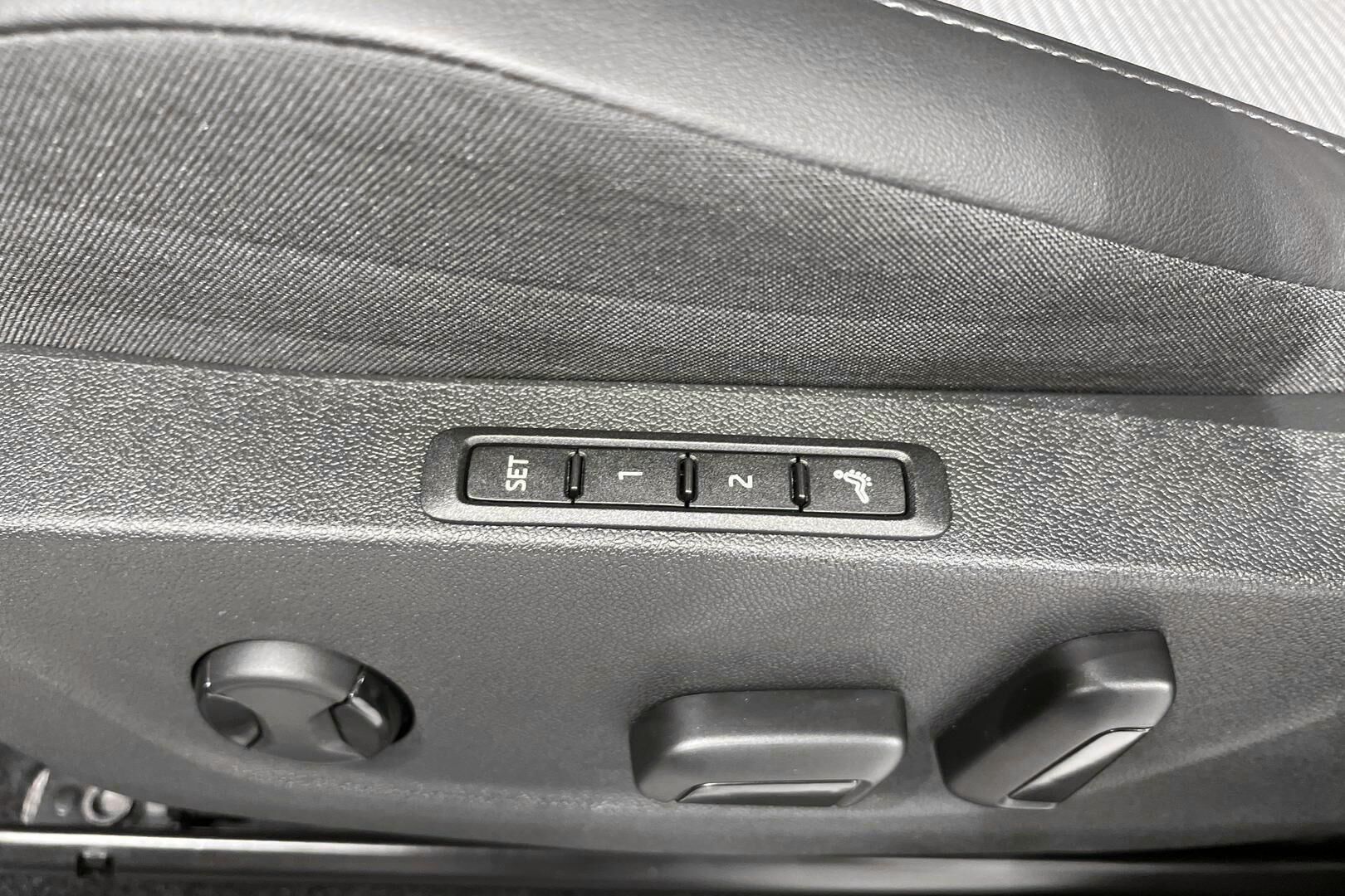 SKODA ENYAQ iso kuva 36