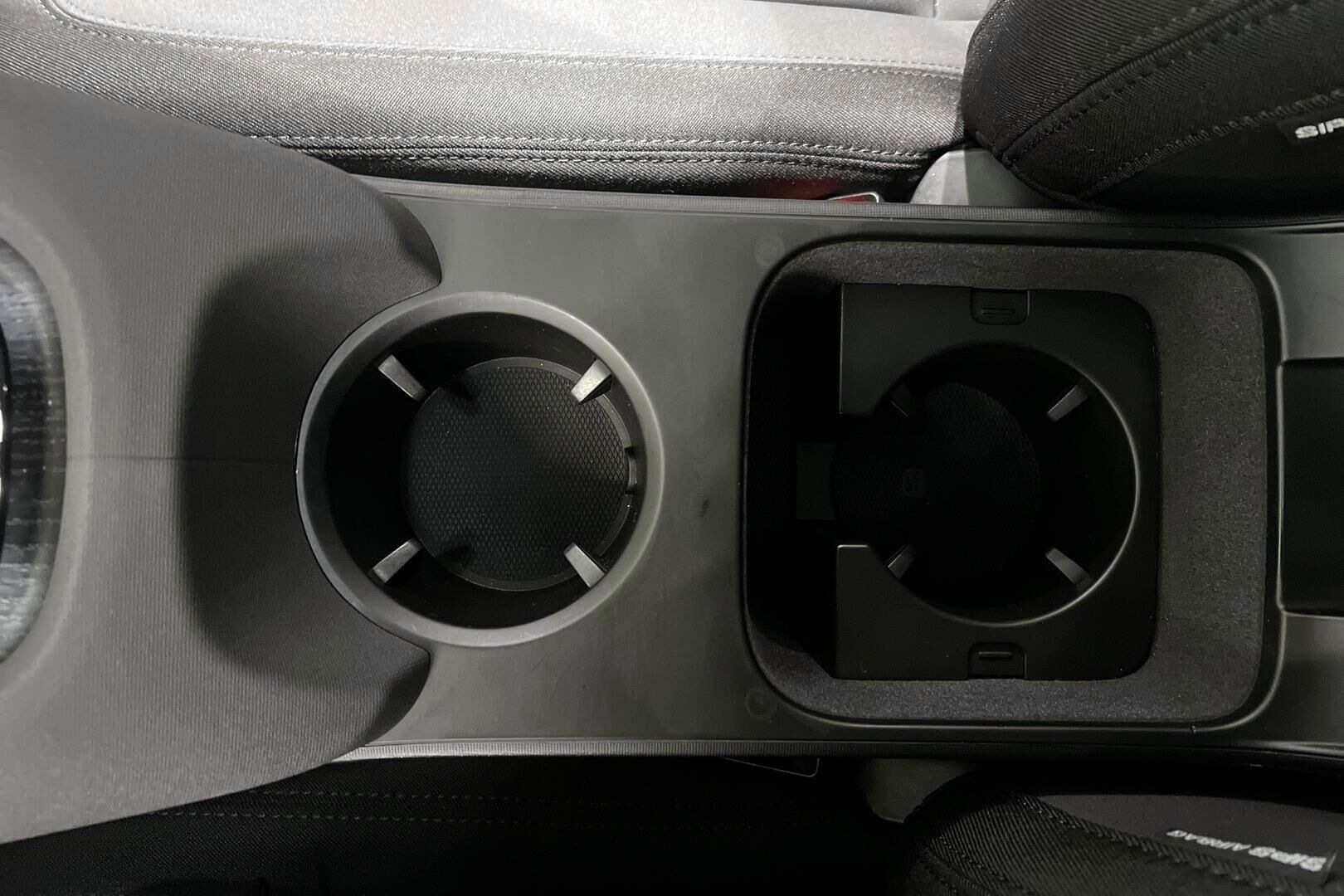 POLESTAR 2 iso kuva 21