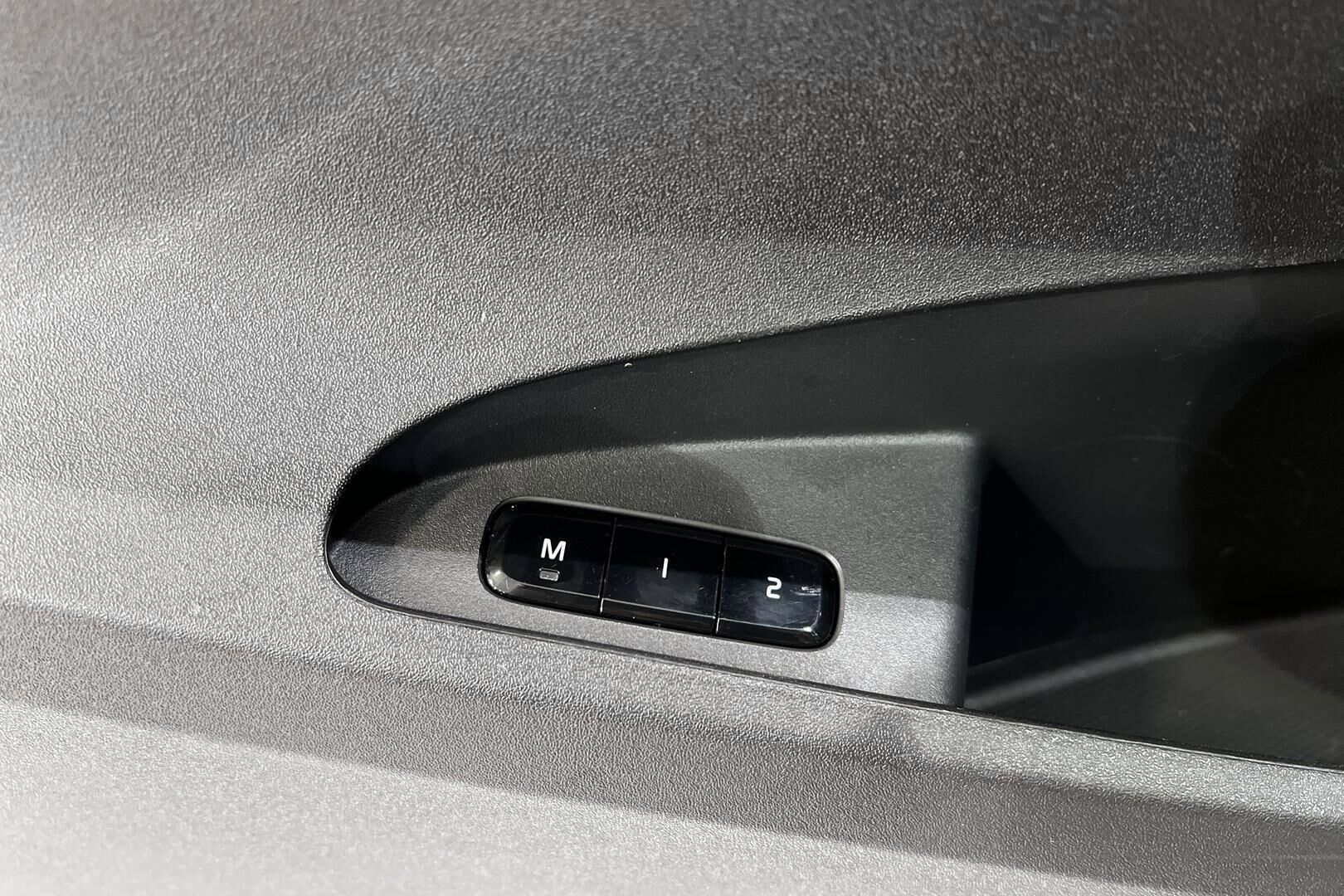 POLESTAR 2 iso kuva 25