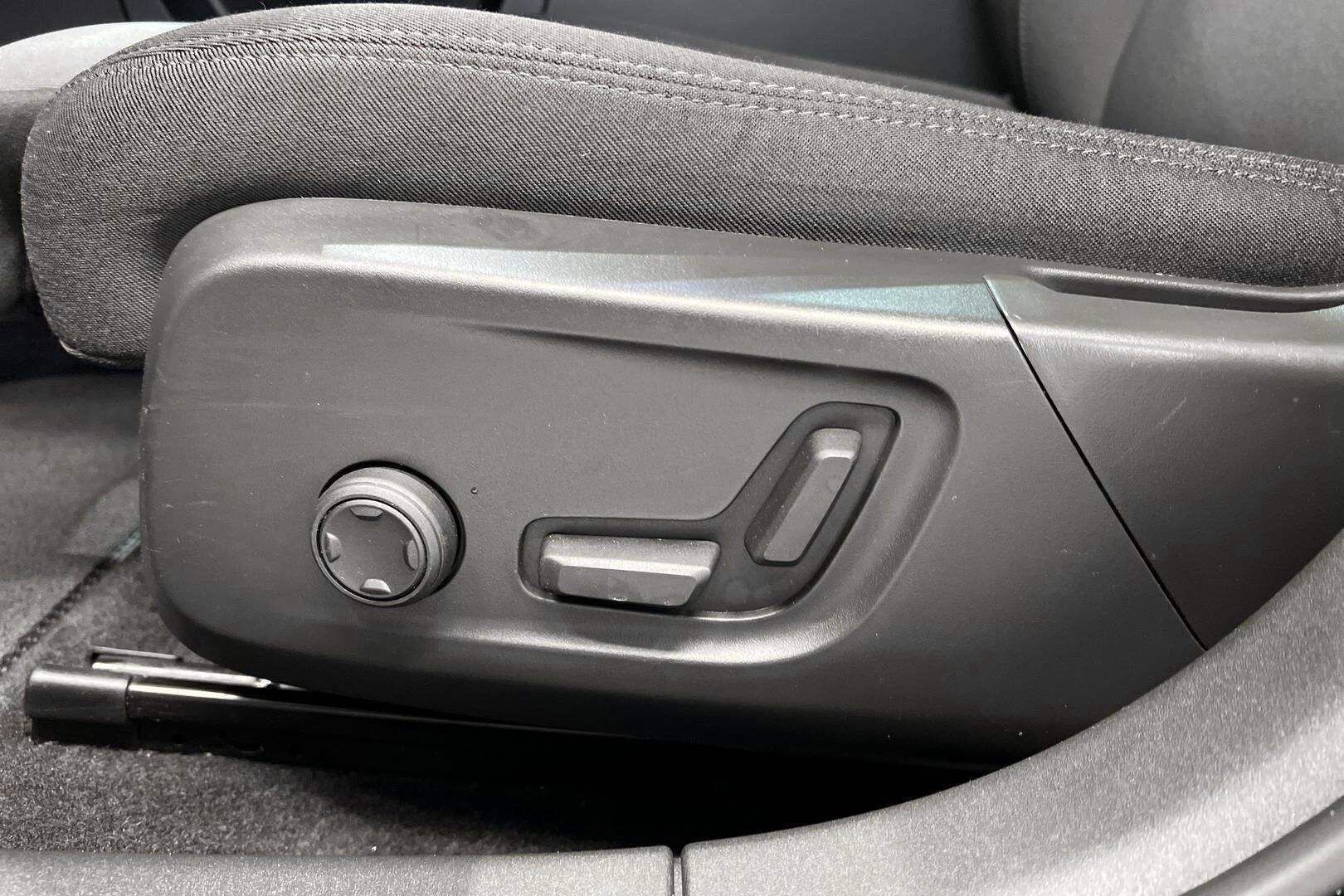 POLESTAR 2 iso kuva 31