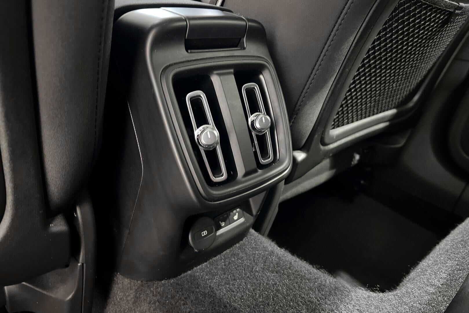 POLESTAR 2 iso kuva 26