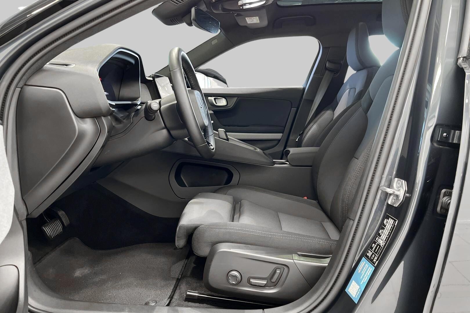POLESTAR 2 iso kuva 7