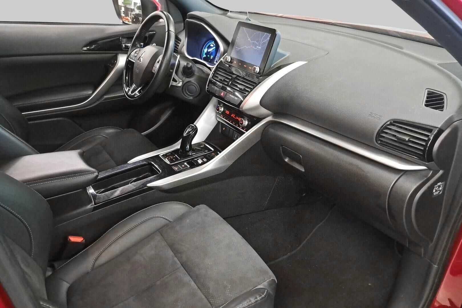 MITSUBISHI ECLIPSE CROSS iso kuva 3
