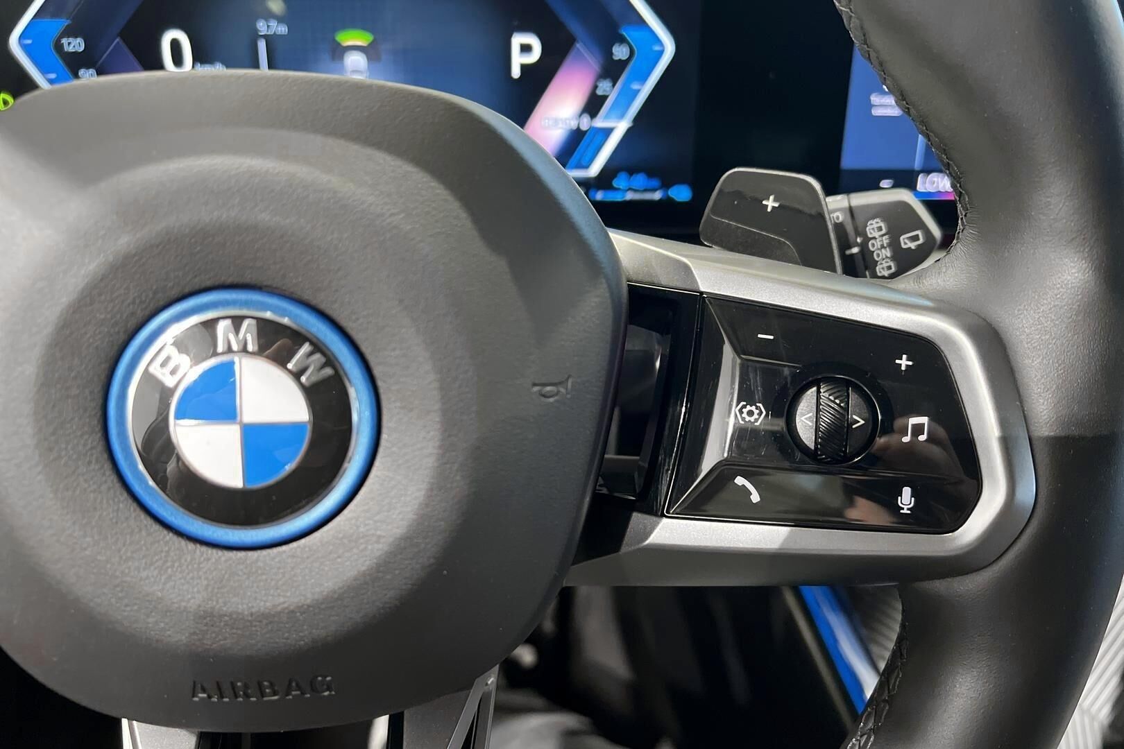 BMW X3 iso kuva 32