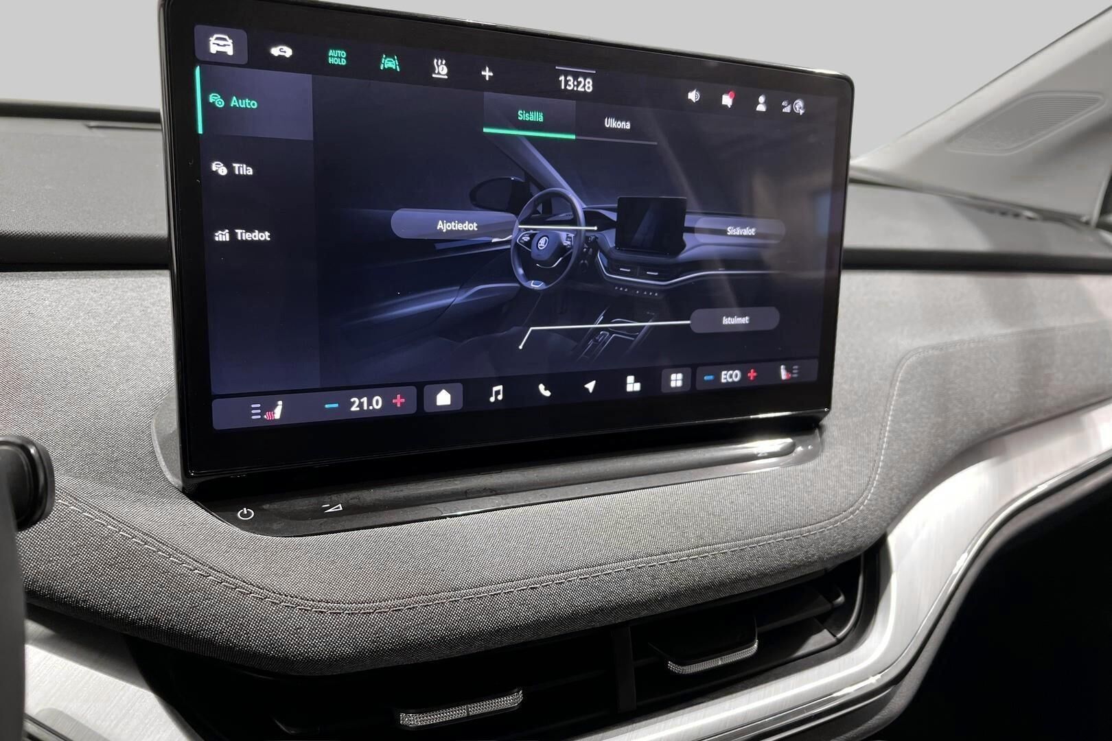 SKODA ENYAQ iso kuva 33