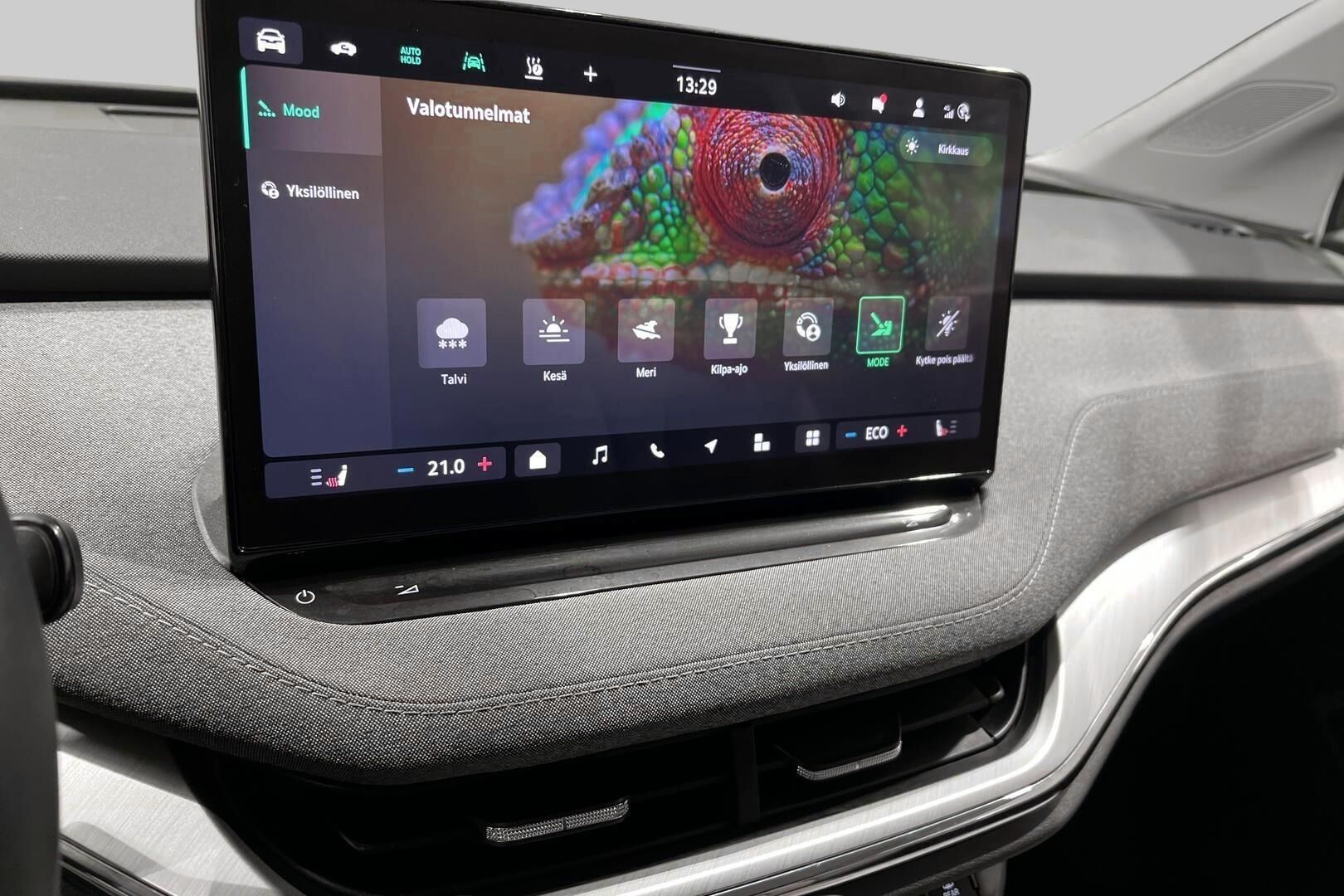 SKODA ENYAQ iso kuva 37