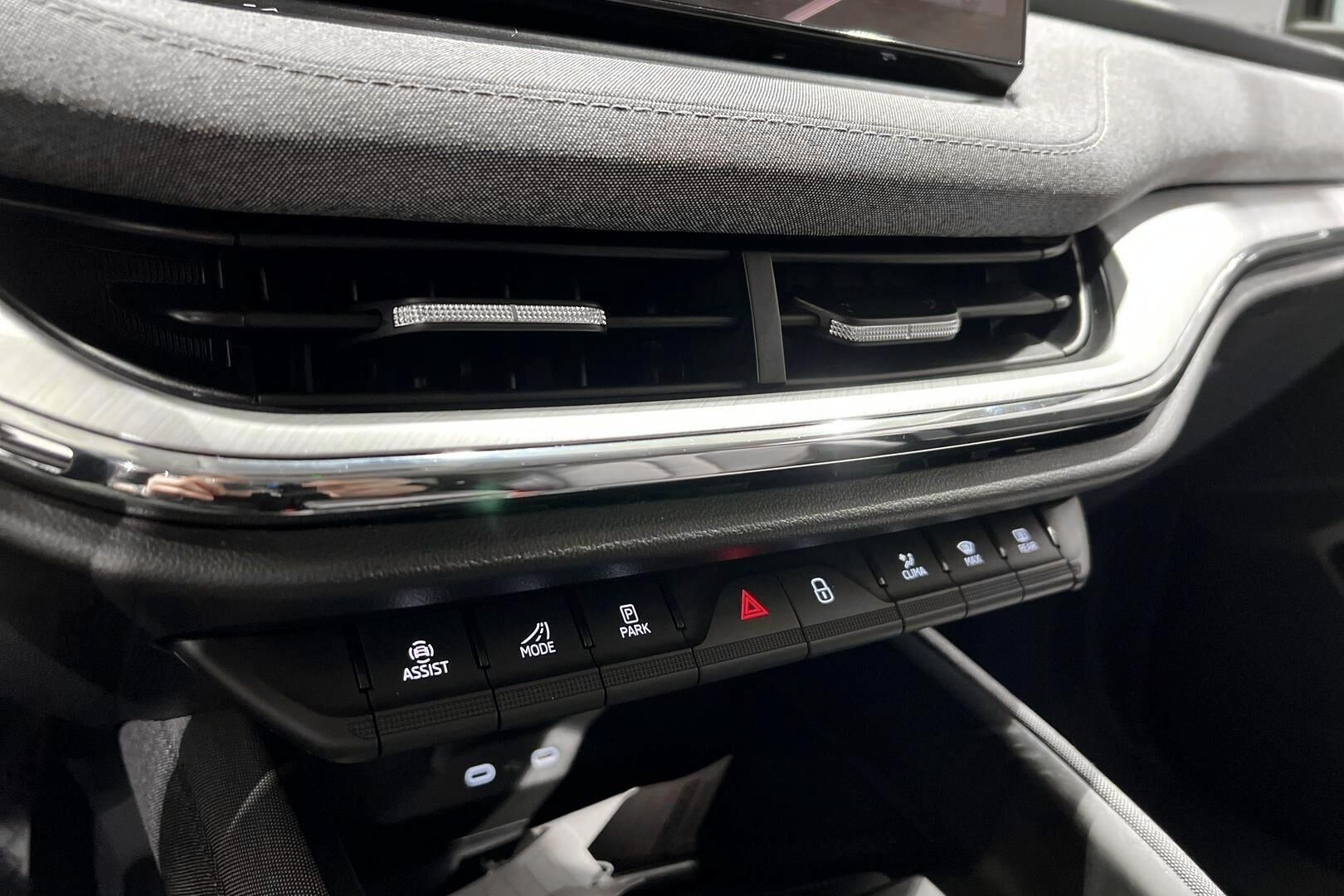 SKODA ENYAQ iso kuva 18