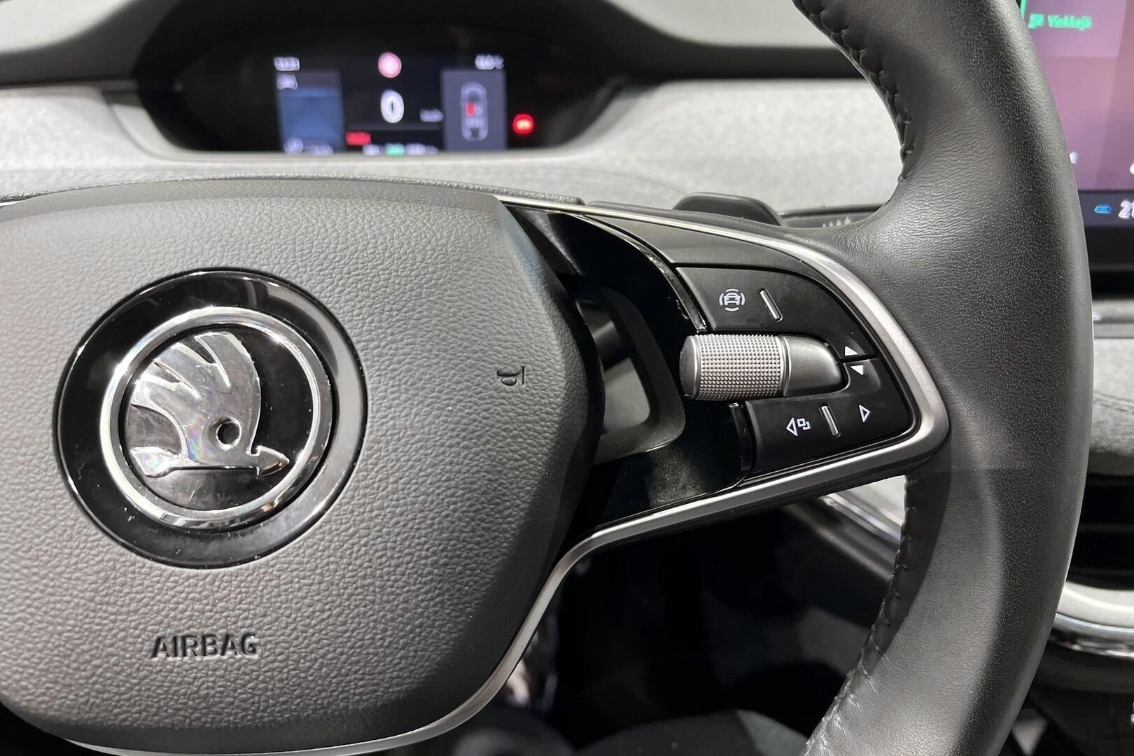 SKODA ENYAQ iso kuva 21