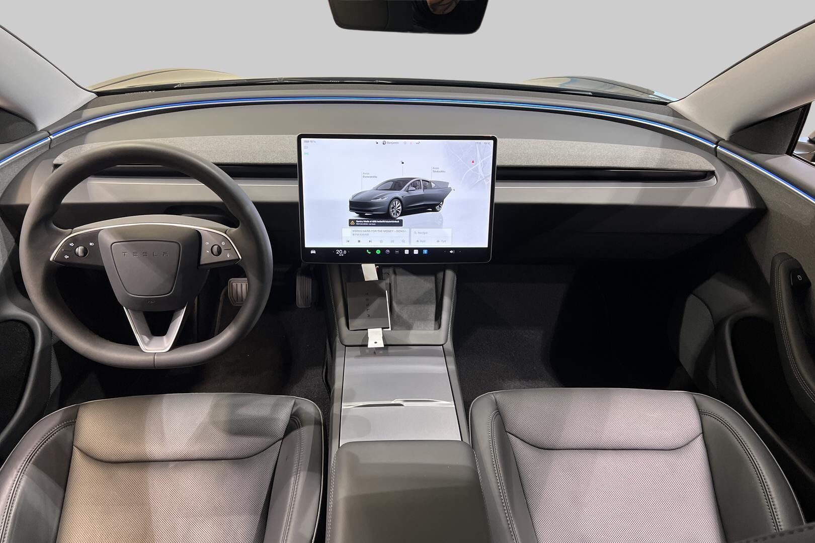 TESLA MODEL 3 iso kuva 9