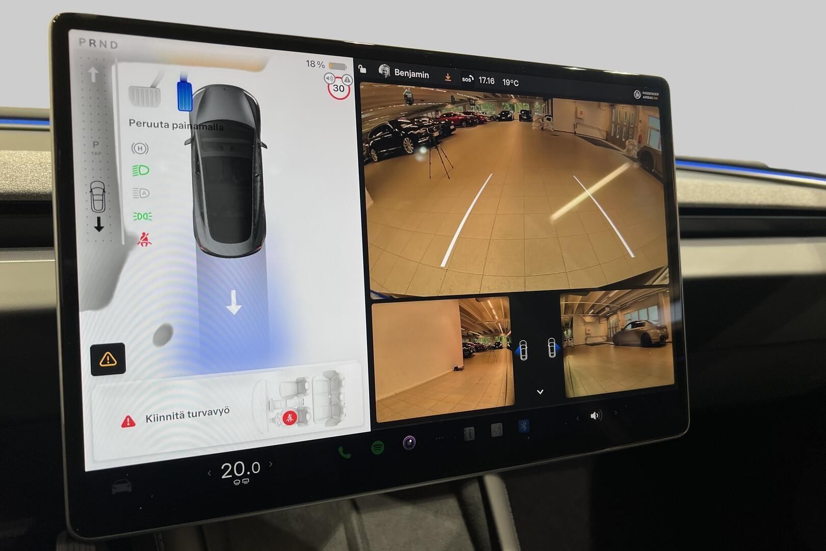 TESLA MODEL 3 iso kuva 12
