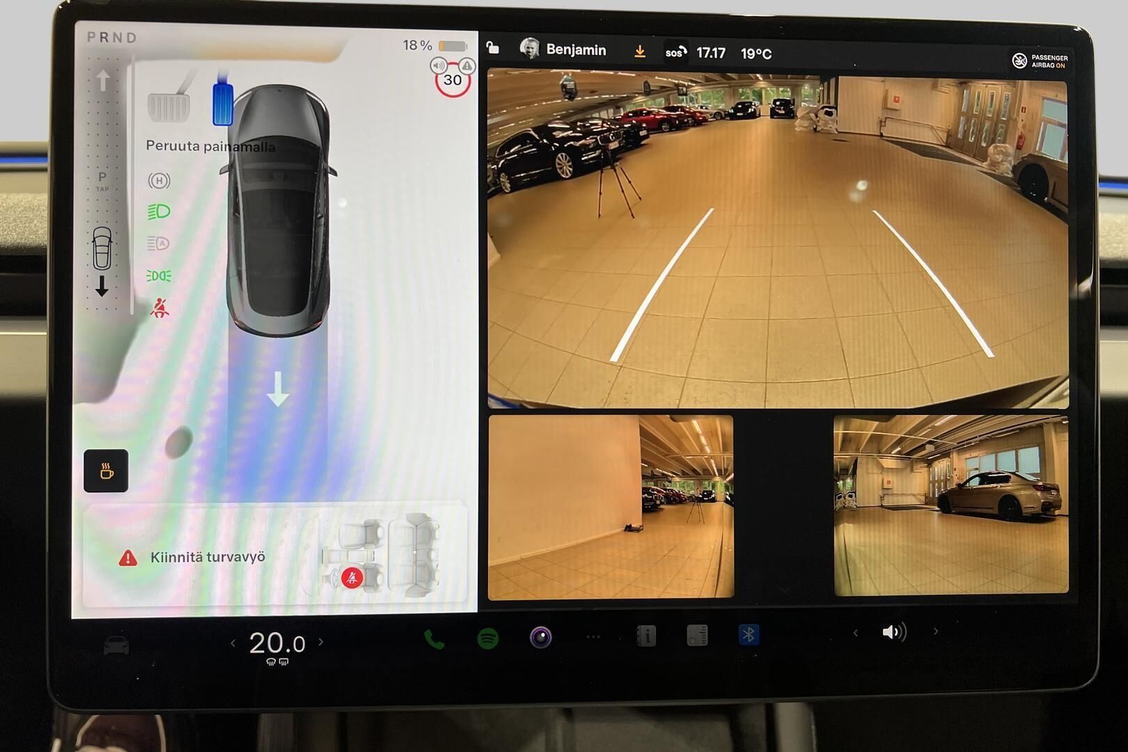 TESLA MODEL 3 iso kuva 13