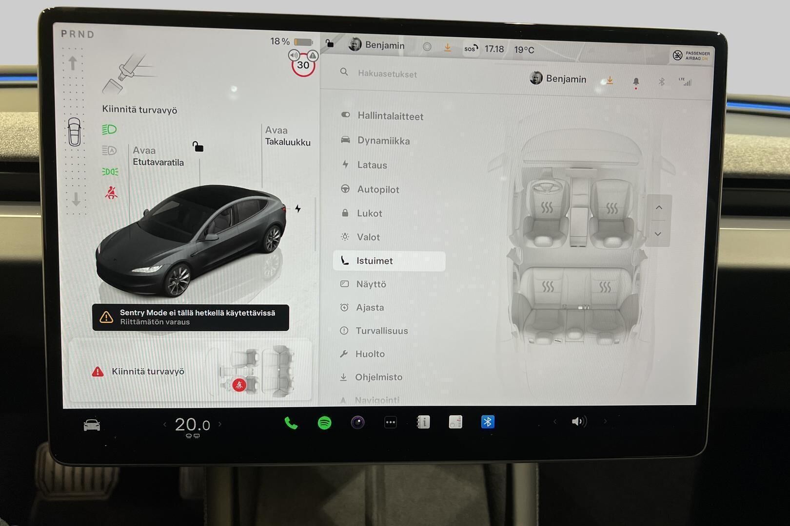 TESLA MODEL 3 iso kuva 33