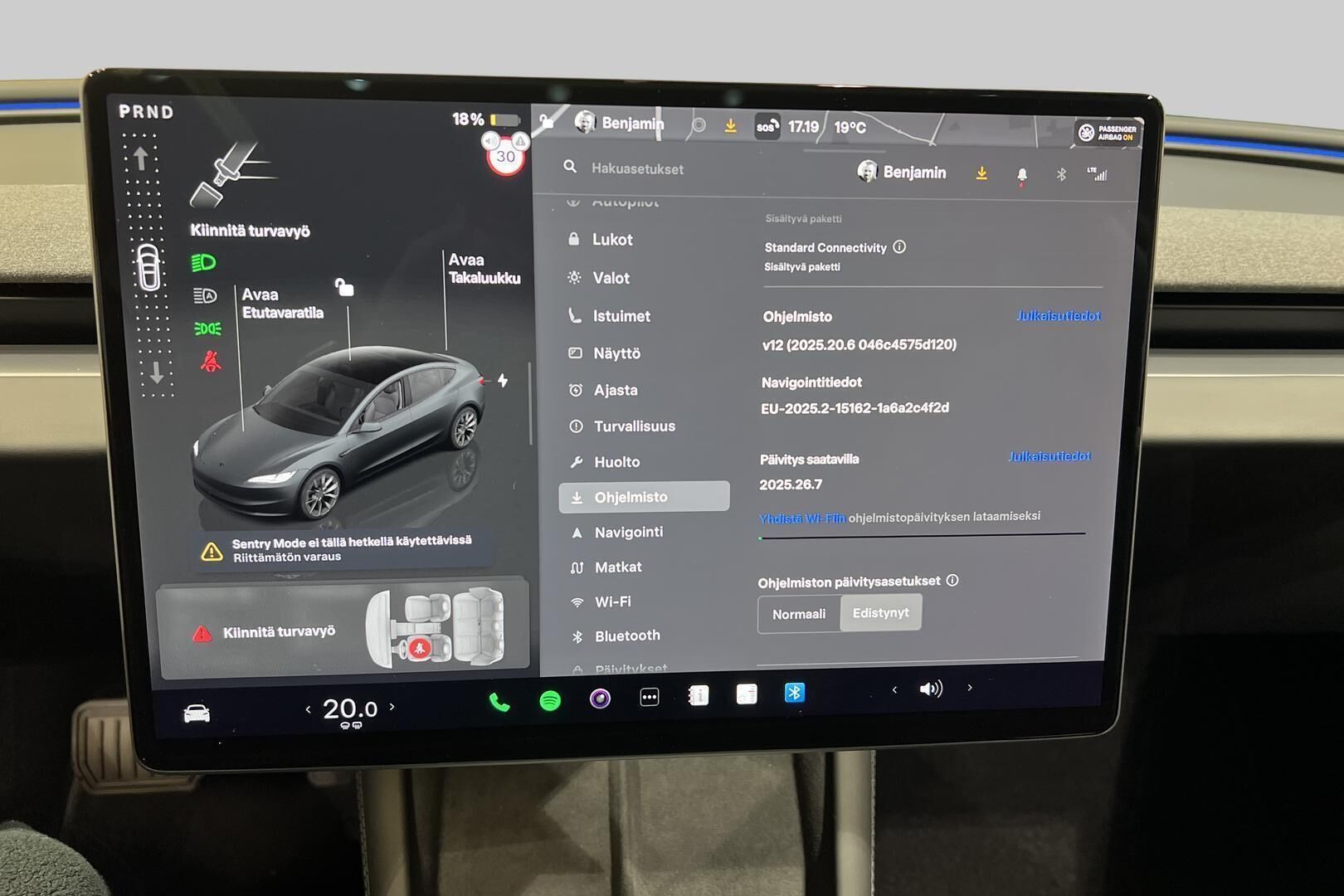 TESLA MODEL 3 iso kuva 18