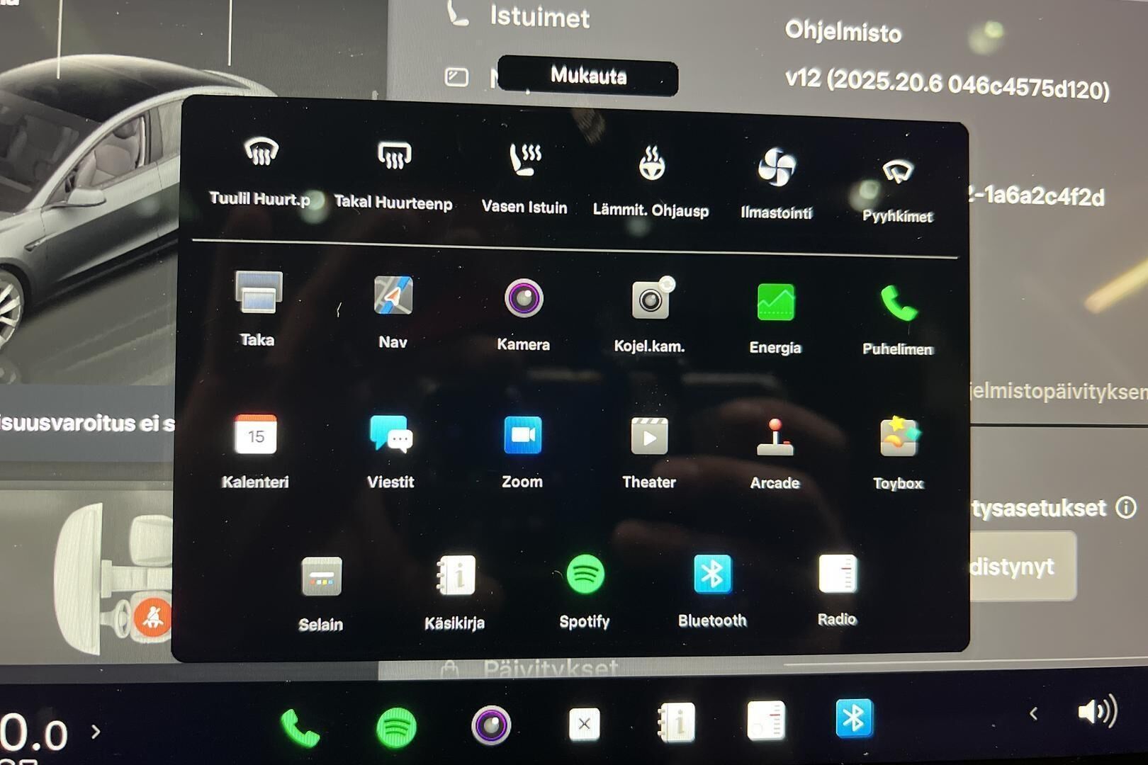 TESLA MODEL 3 iso kuva 22