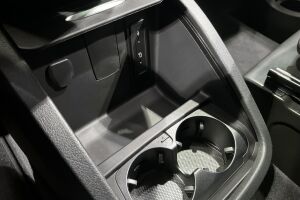 MERCEDES-BENZ EQV esikatselu 19