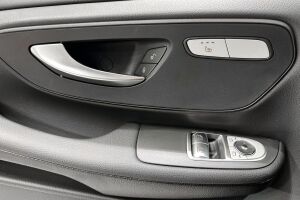 MERCEDES-BENZ EQV esikatselu 24