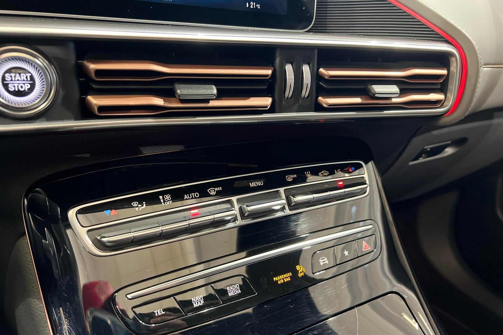 MERCEDES-BENZ EQC iso kuva 24
