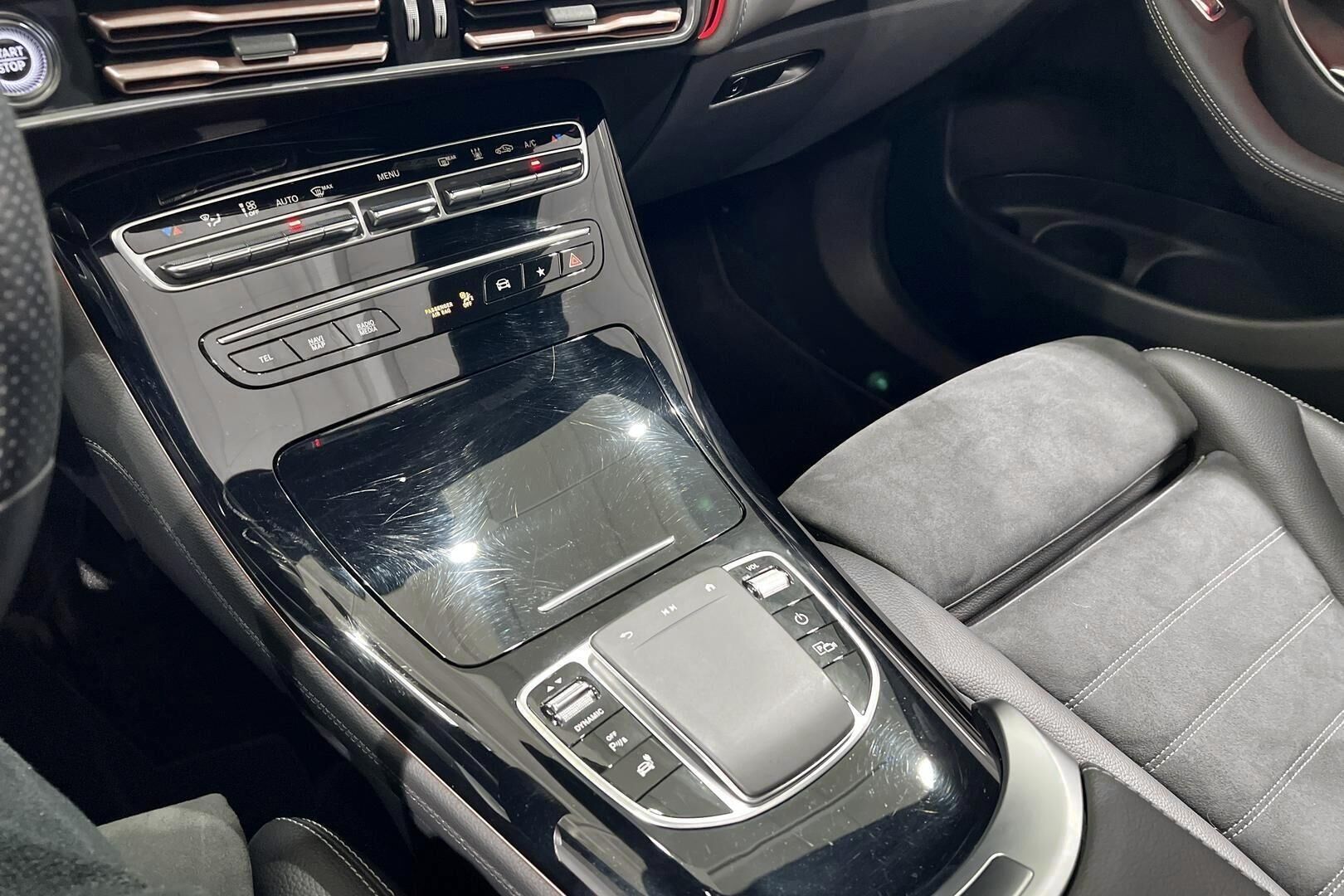 MERCEDES-BENZ EQC iso kuva 25