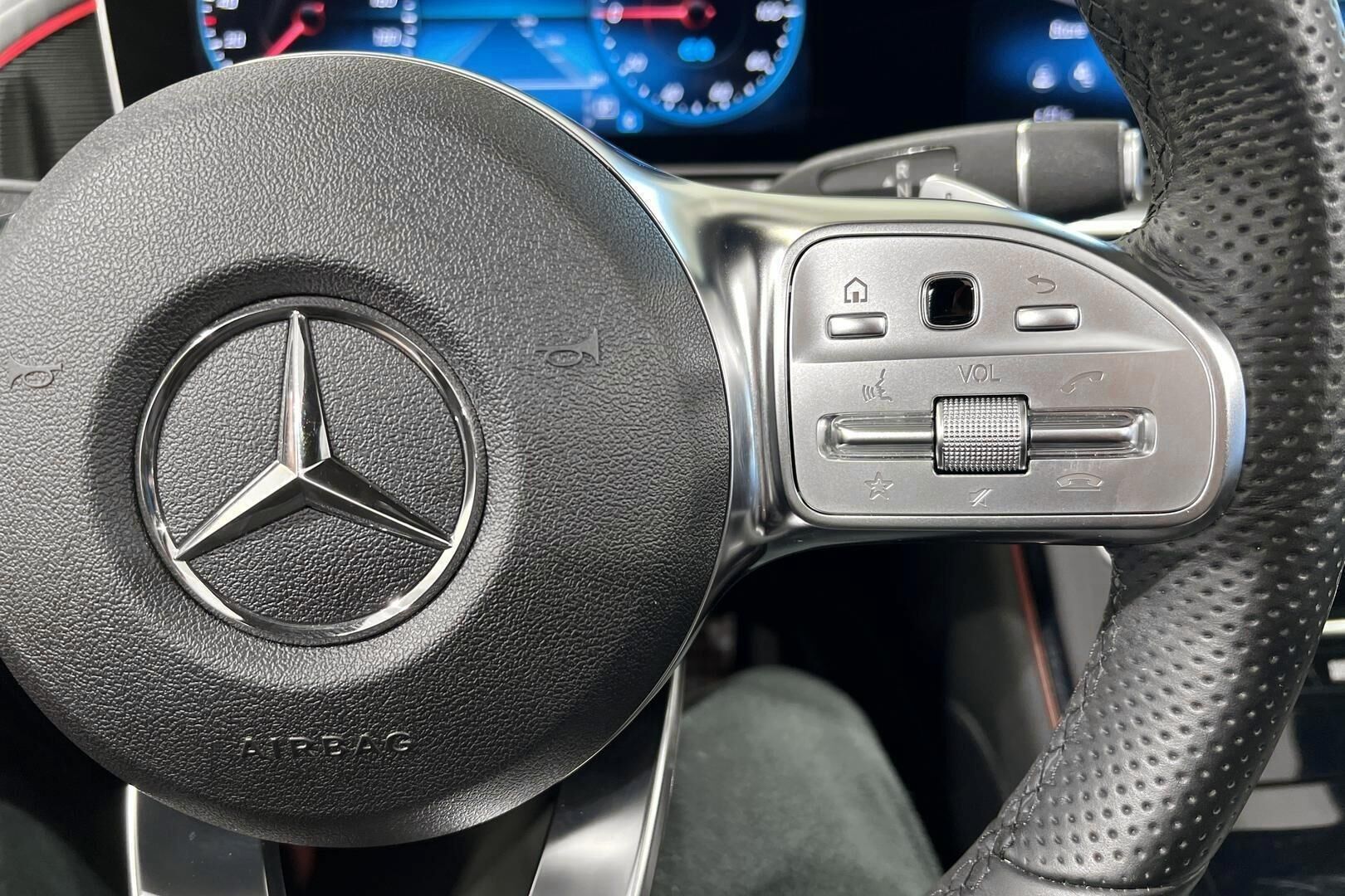 MERCEDES-BENZ EQC iso kuva 27