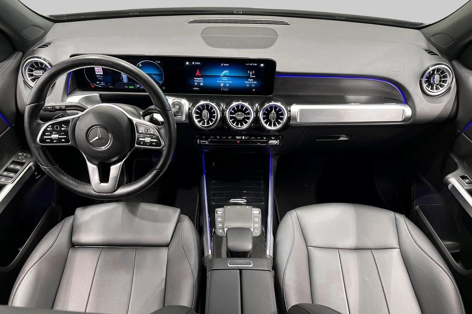MERCEDES-BENZ EQB iso kuva 11