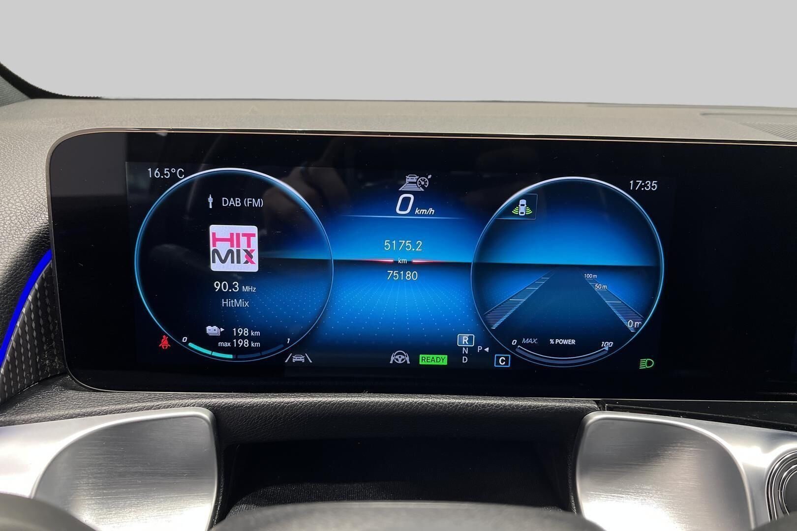 MERCEDES-BENZ EQB iso kuva 14