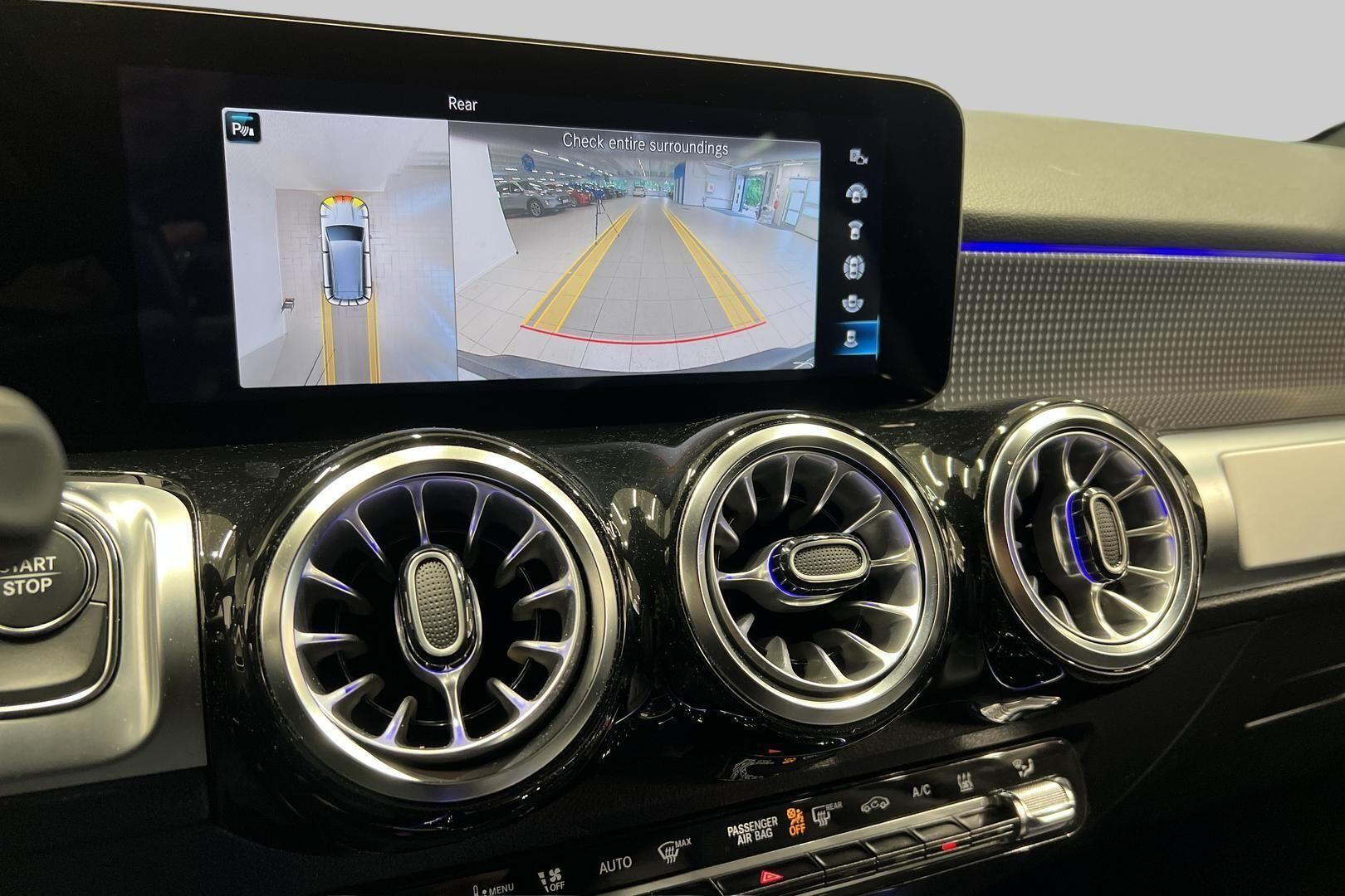 MERCEDES-BENZ EQB iso kuva 15