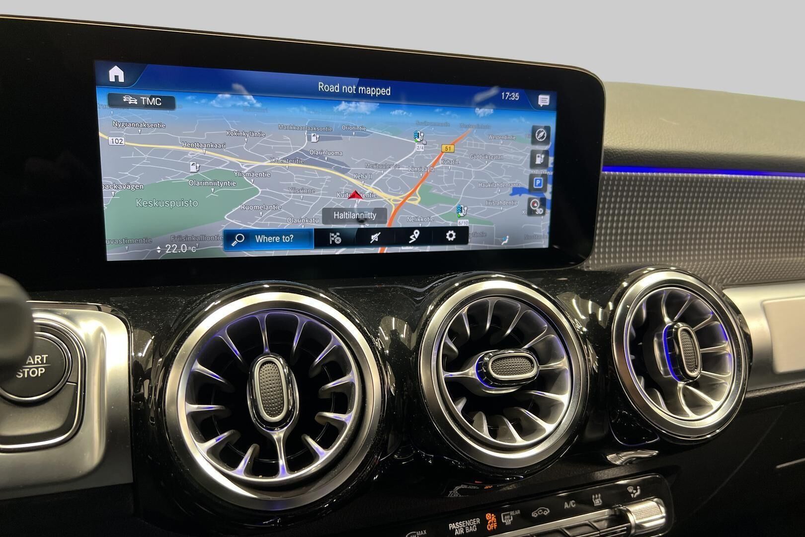 MERCEDES-BENZ EQB iso kuva 16
