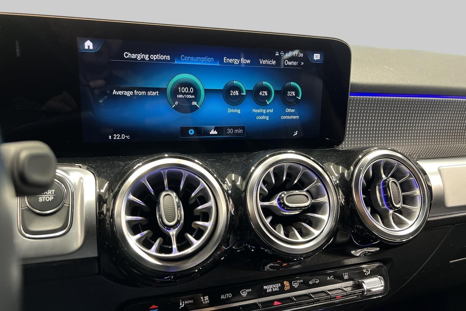 MERCEDES-BENZ EQB iso kuva 19